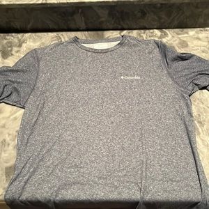 Columbia T-shirt